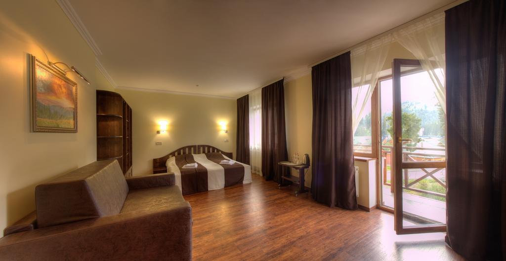 Home Hotel Bukovel Eksteriør billede