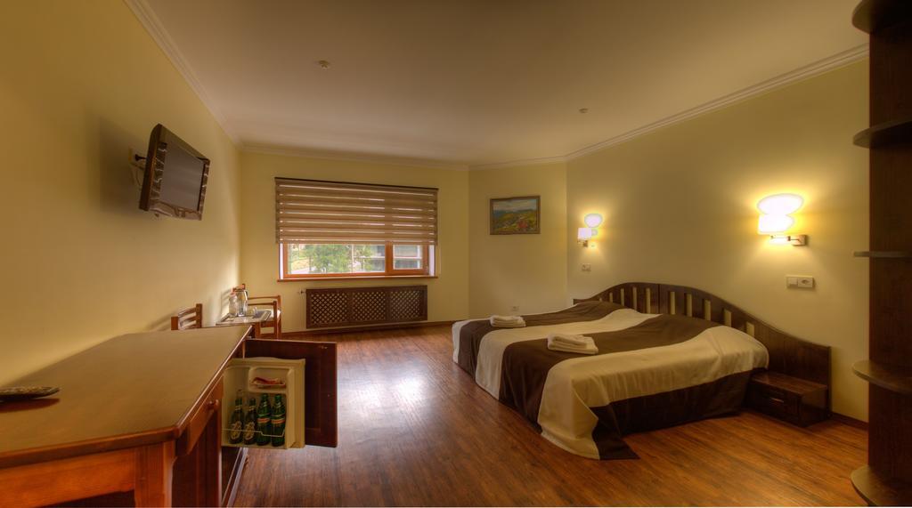 Home Hotel Bukovel Eksteriør billede