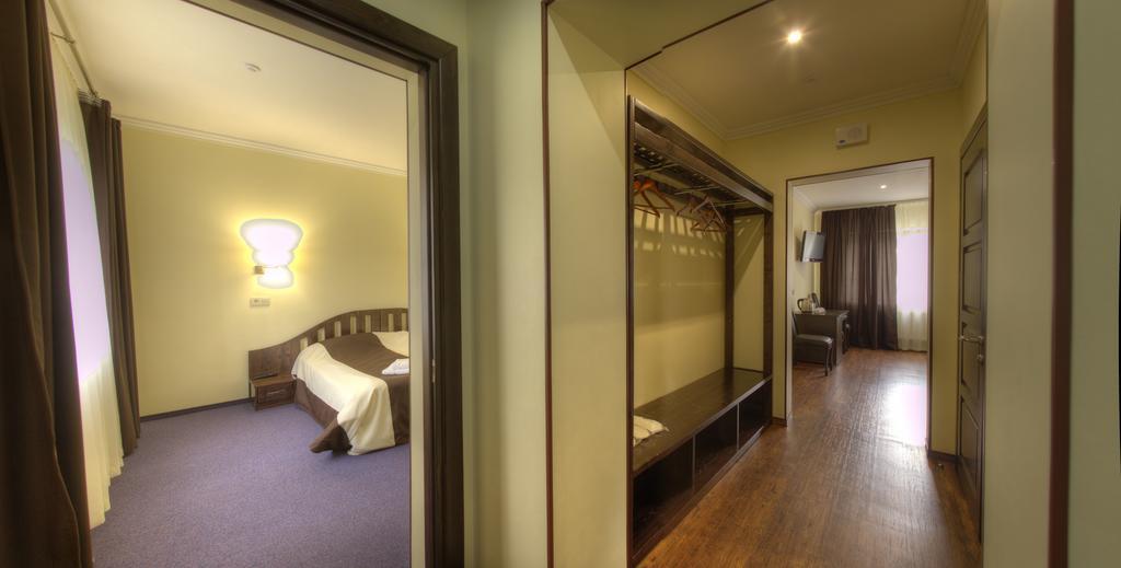 Home Hotel Bukovel Eksteriør billede