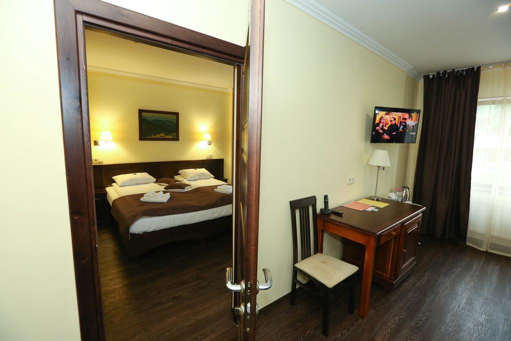Home Hotel Bukovel Eksteriør billede