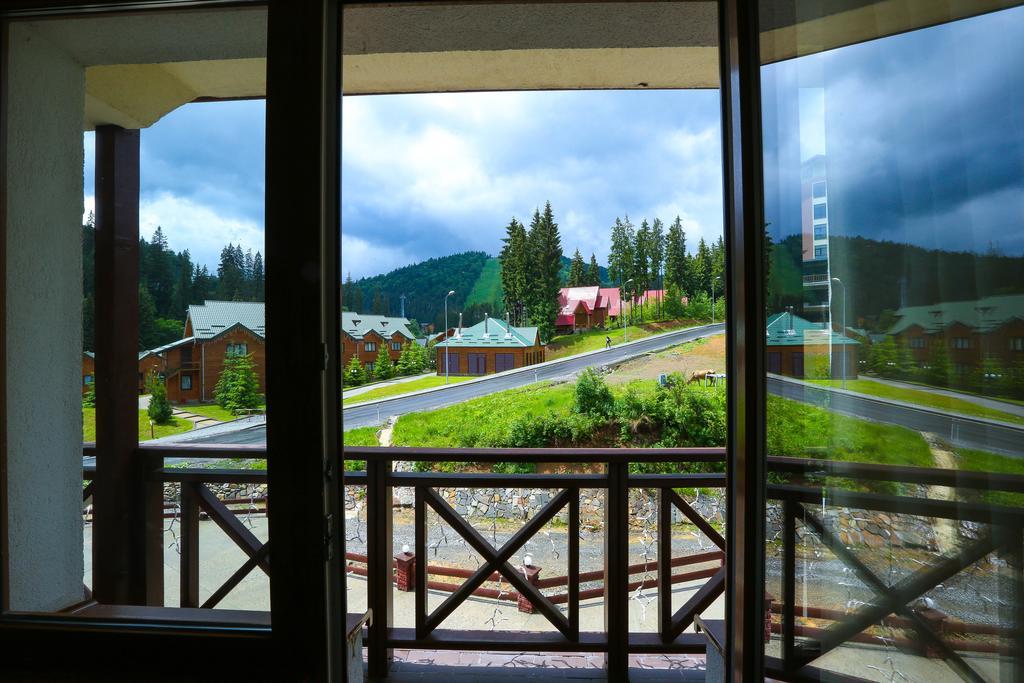 Home Hotel Bukovel Eksteriør billede