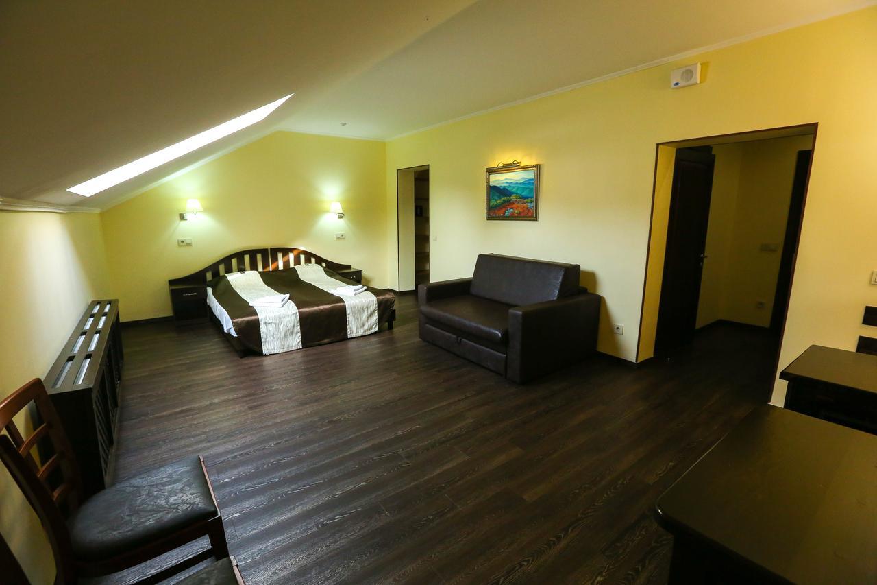 Home Hotel Bukovel Eksteriør billede