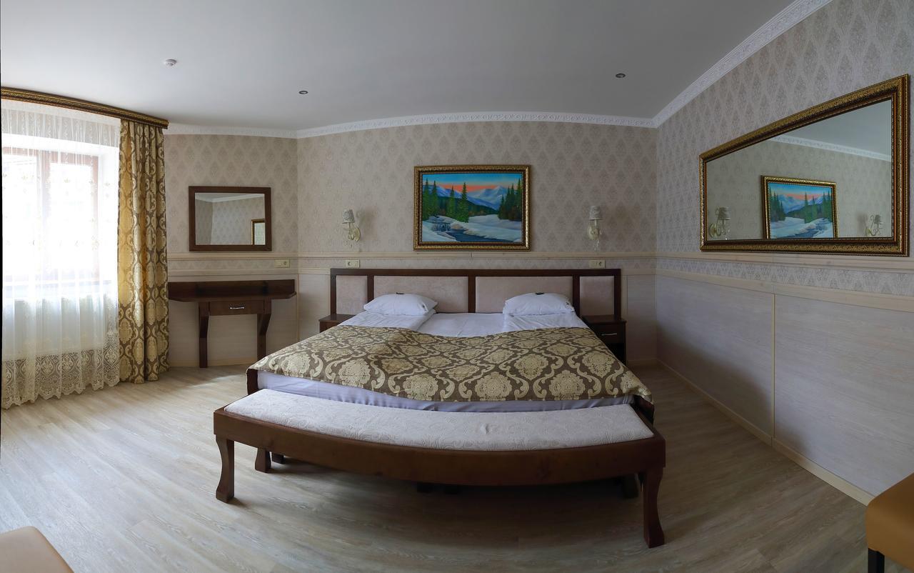 Home Hotel Bukovel Eksteriør billede